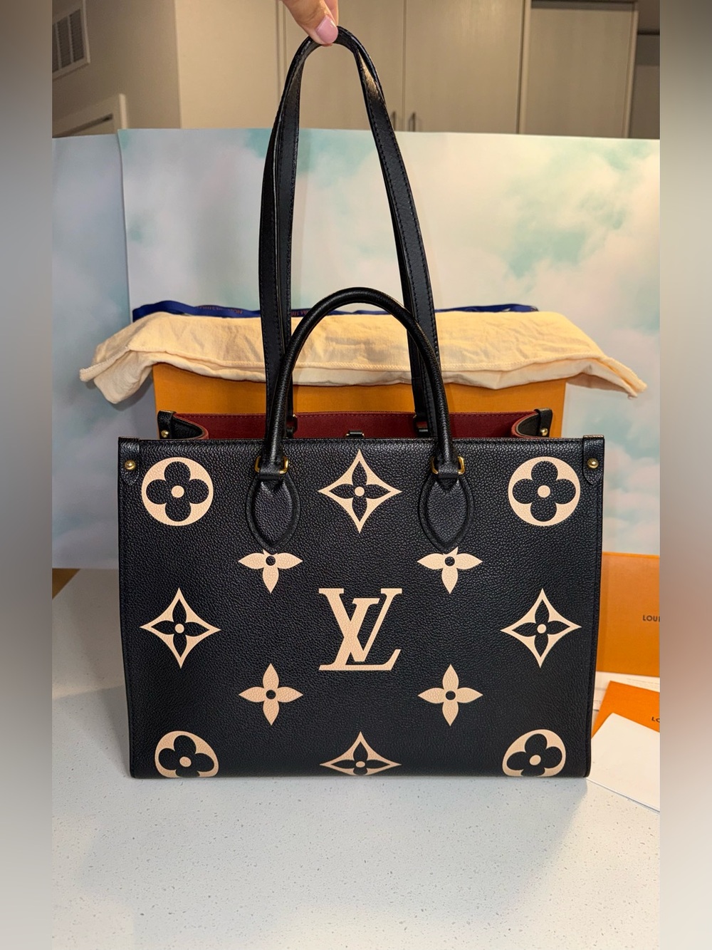 AUTHENTIC LOUIS VUITTON ONTHEGO MM LEATHER BLACK & BEIGE BICOLOR TOTE